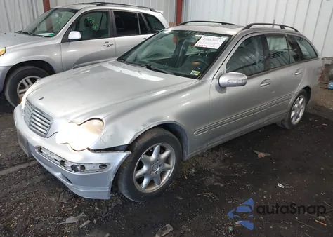 2002 Mercedes-Benz C 320 z USA, uszkodzony, nr VIN WDBRH64J32F171474